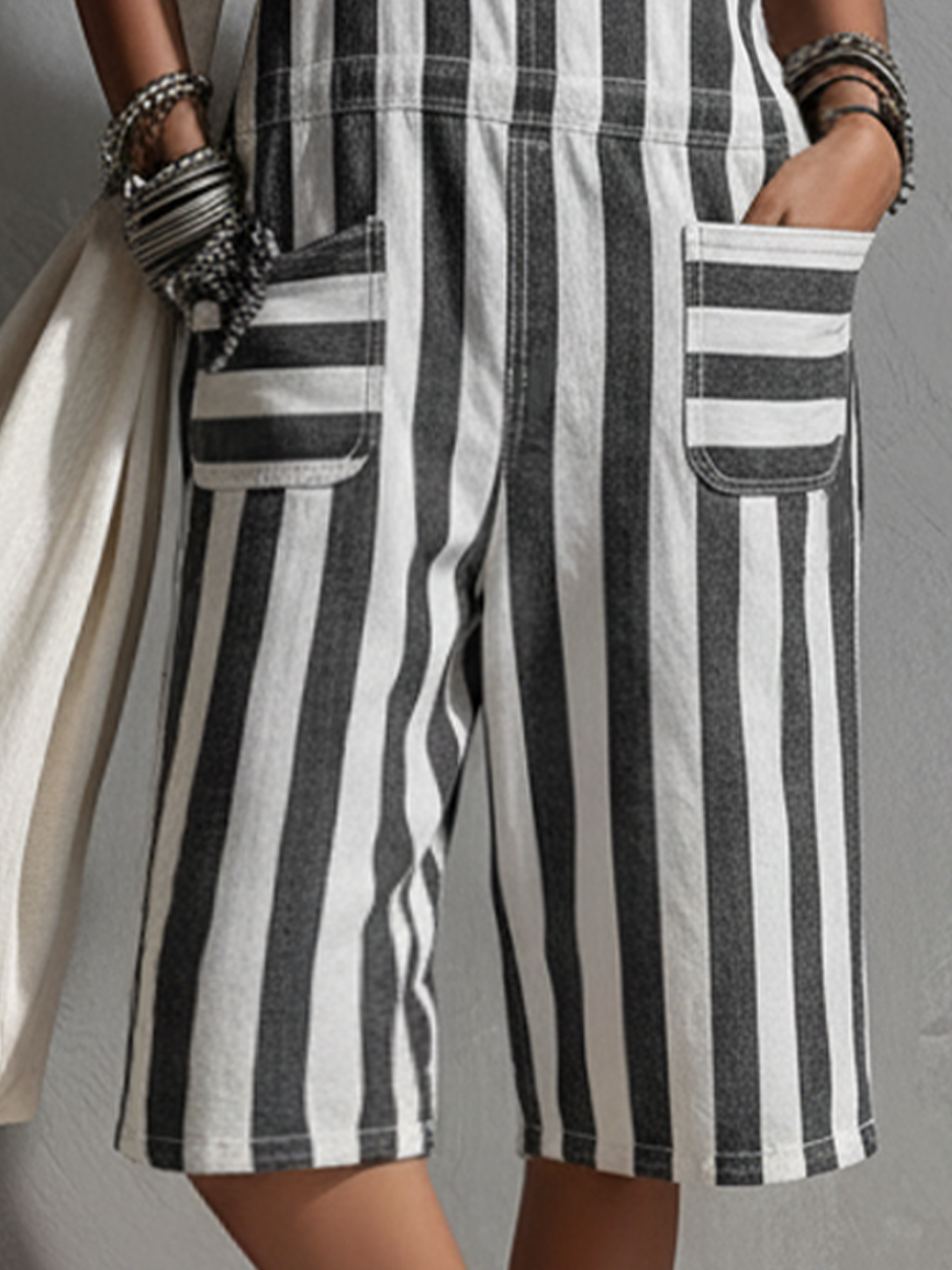 Women's Casual Black And White Striped Cotton Blend Cargo Pocket Sleeveless Cropped Overalls Jumpsuit MDZ2662E9GMJ