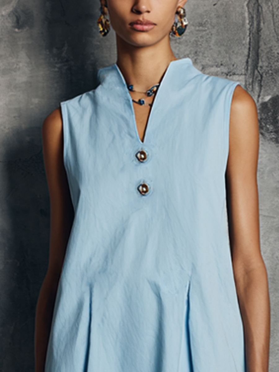 Women's Minimalist Commuter Style Light Blue Cotton Blend Stand Collar Split V Button Pleated Sleeveless Midi Dress MDZ0323F0GMJ