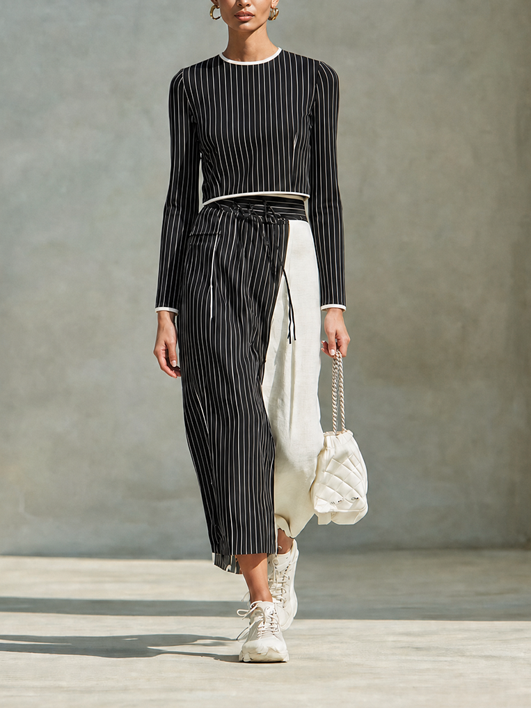 Women's Modern Black And White Pinstripe Knit Round Neck Long Sleeve Cropped Top And Contrast Wide-Leg Pants Two-Piece SetMDZ1436G2ZSQ