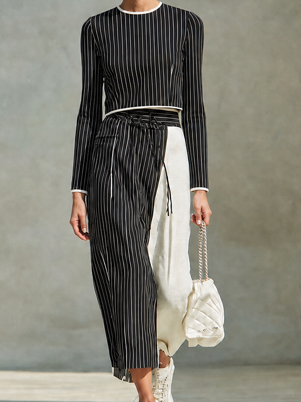Women's Modern Black And White Pinstripe Knit Round Neck Long Sleeve Cropped Top And Contrast Wide-Leg Pants Two-Piece SetMDZ1436G2ZSQ