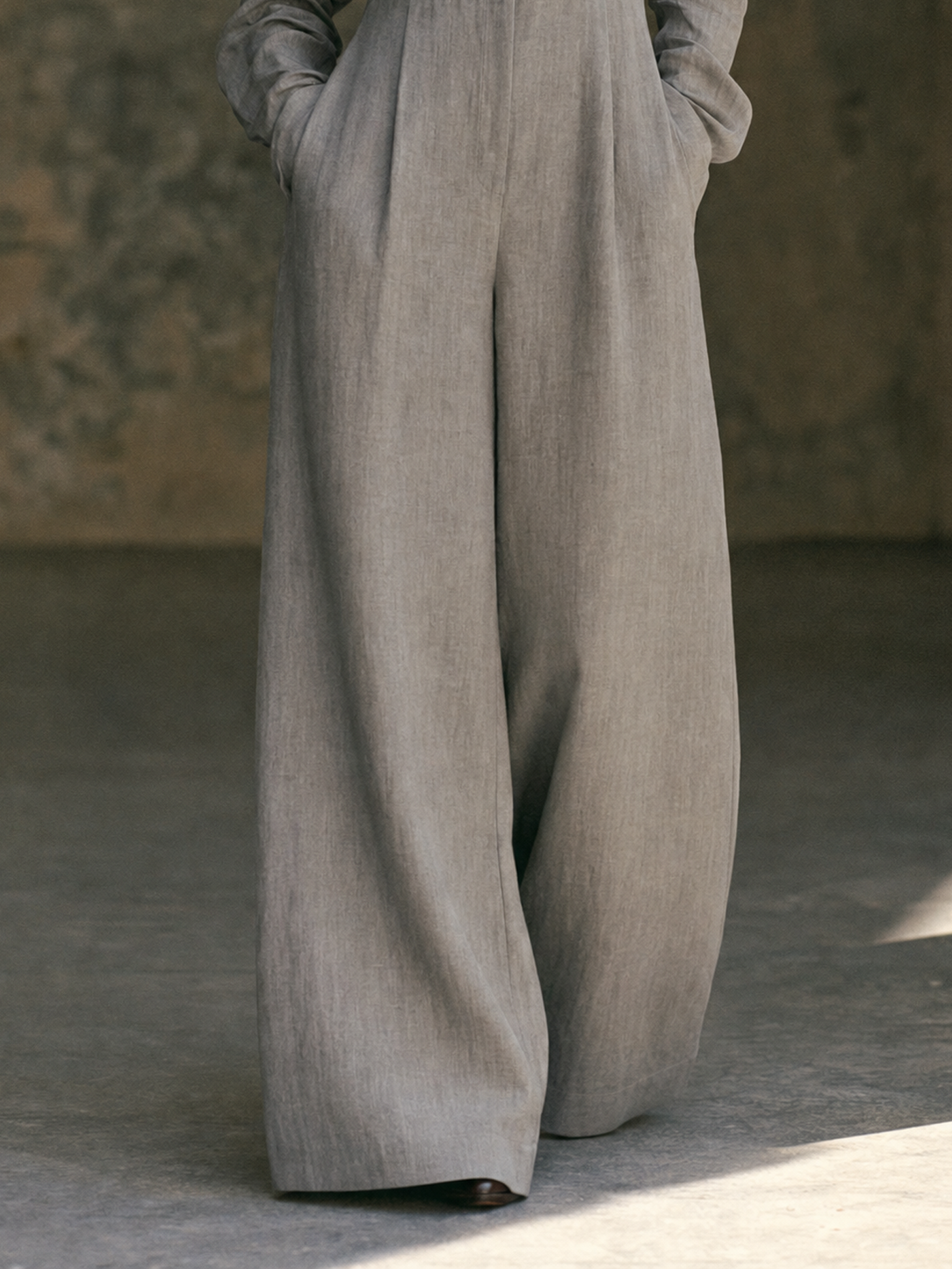 Women's Minimalist Long-Sleeve Wide-Leg Jumpsuit With Invisible Zipper MDZ0407H2WY