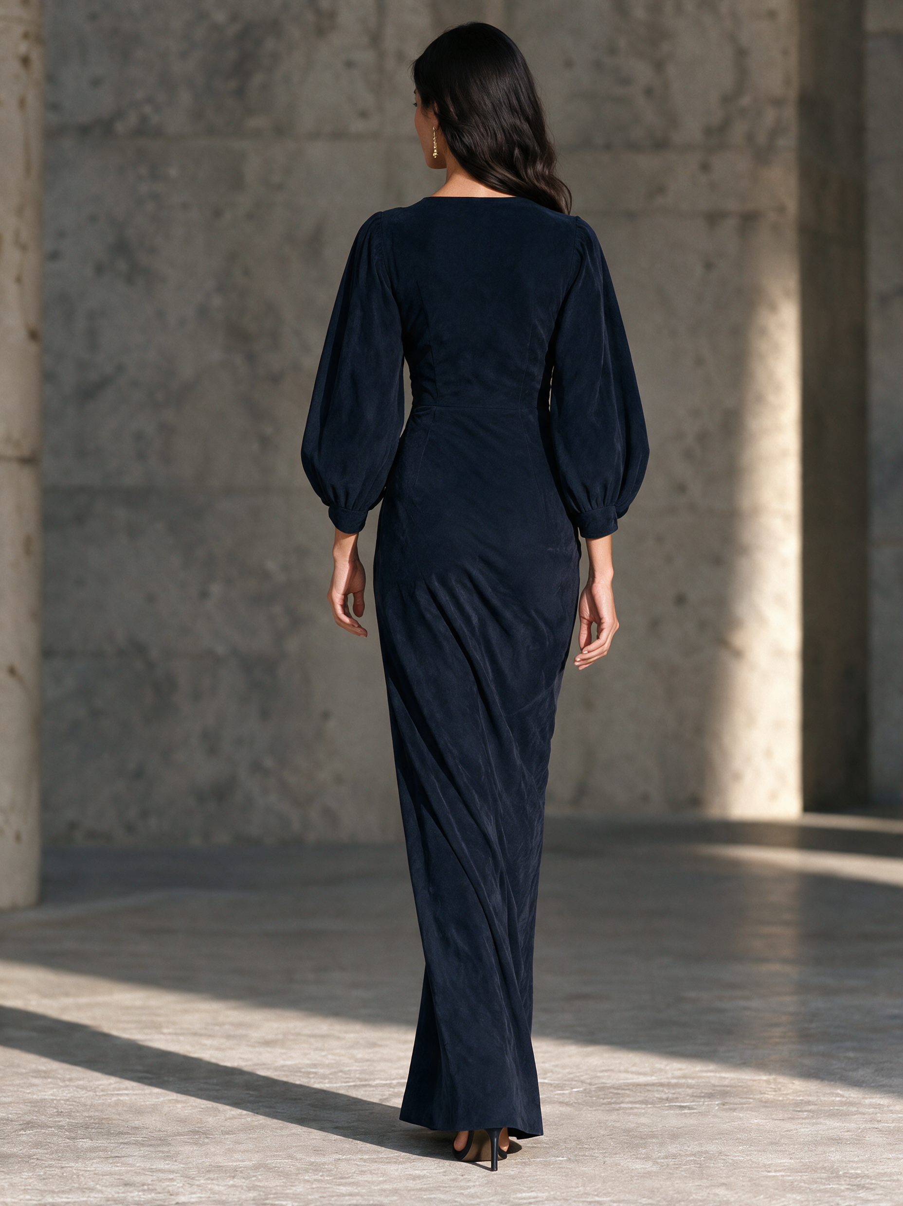 Women's Velvet Maxi Dress With Round Neck And Puff Sleeves