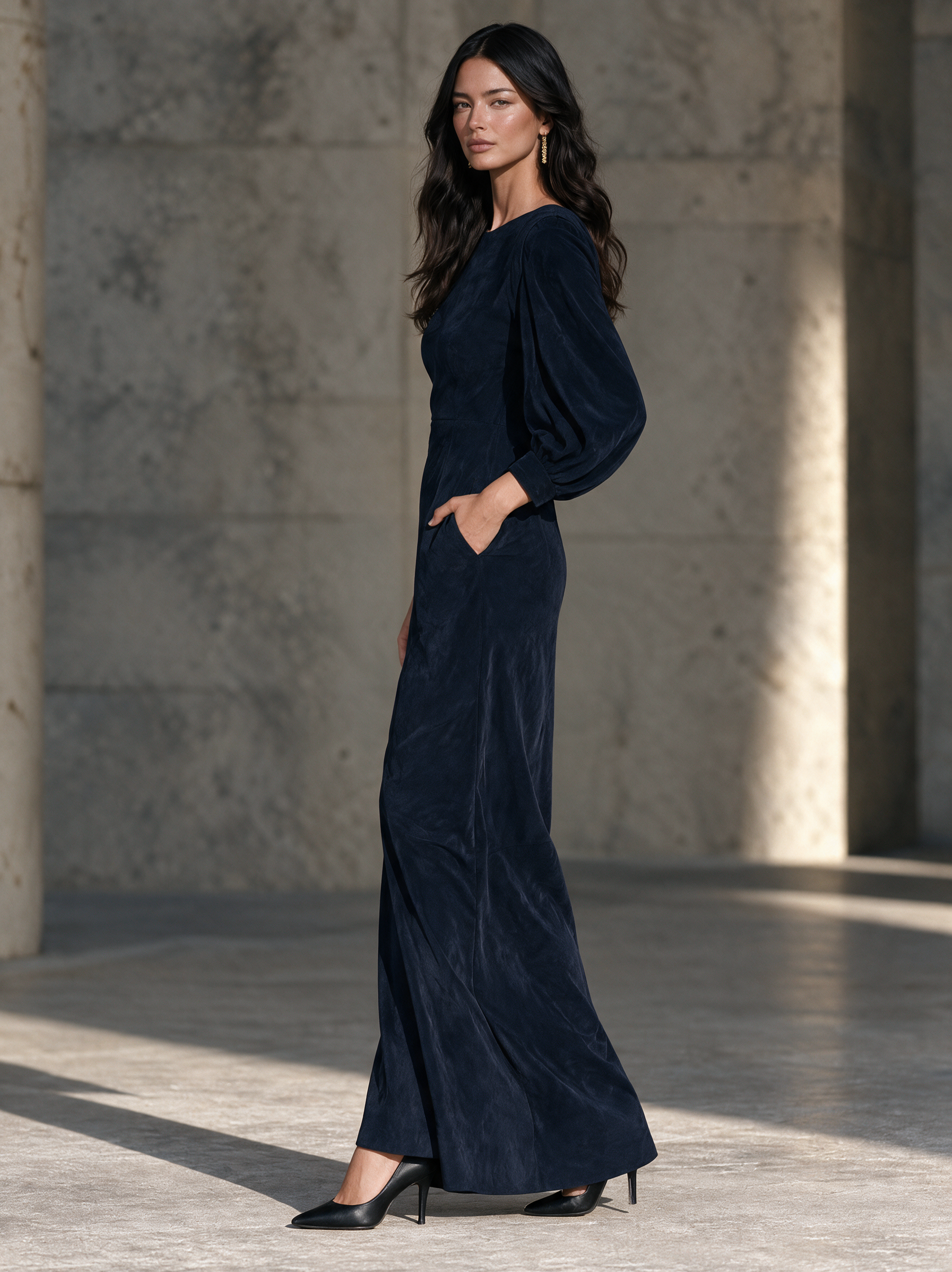 Women's Velvet Maxi Dress With Round Neck And Puff Sleeves