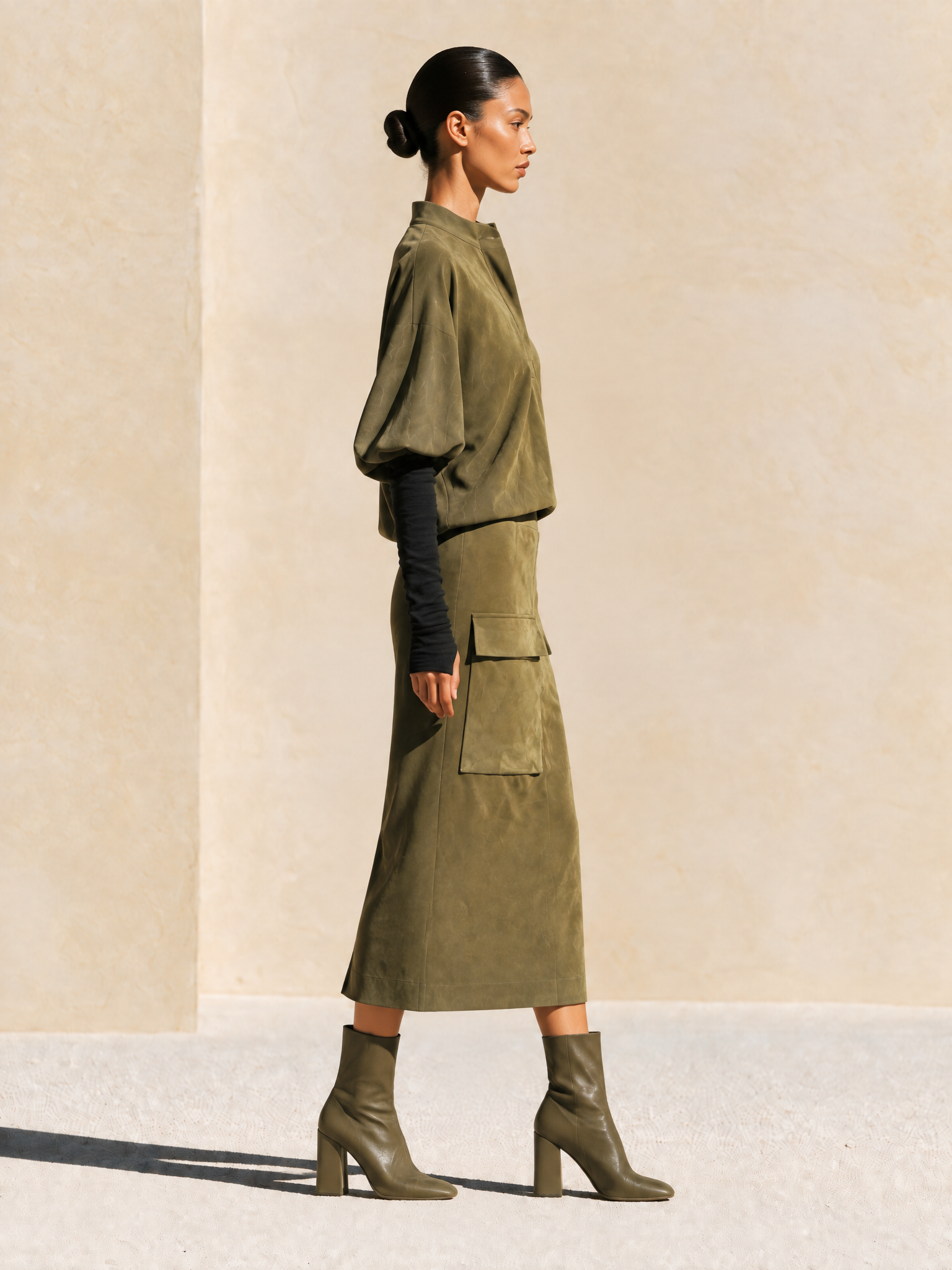 Women's Utility Cargo Pocket Suede Olive Midi Set