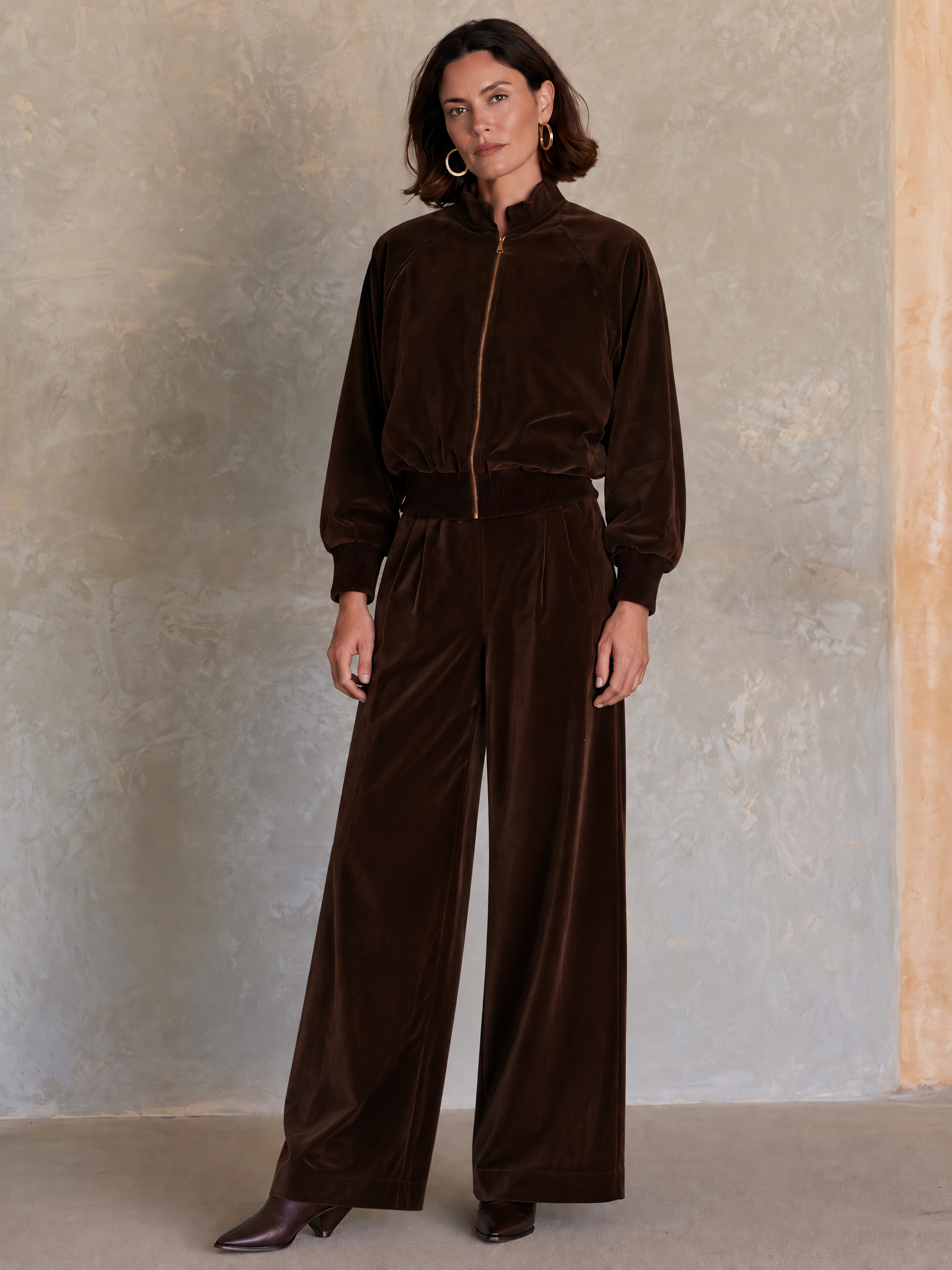 Women’s Velvet Two-Piece Set With Stand-Collar Zip-Up Jacket