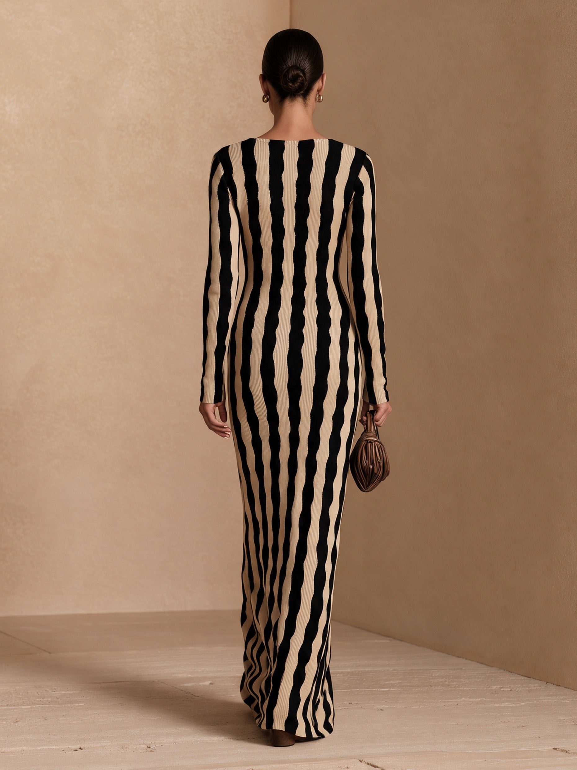 Women's Ribbed Knit Long Sleeve Maxi Dress with Wavy Stripes