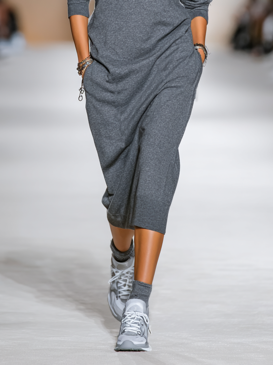 Women's Sports Loose Round Neck Sweatshirt Midi Dress MDA0131H6Y