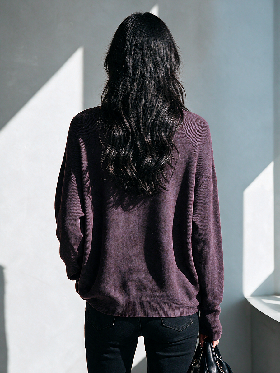 Women's Cut-Out Knit Top With Metal Buckle MDZ2633H3ZRK