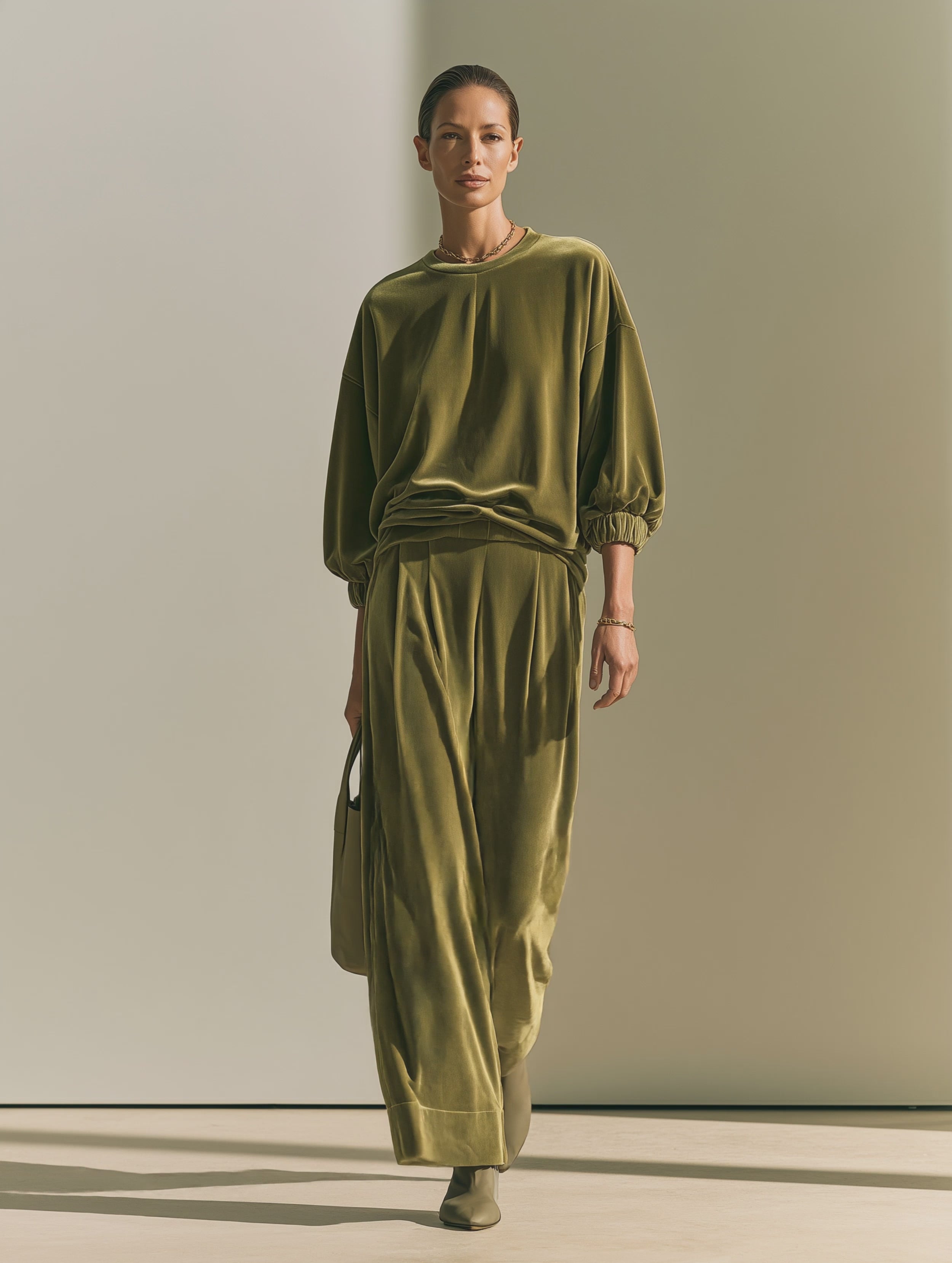 Women's Oversized Velvet Two-Piece Set - Crewneck Top & Wide-Leg Pants